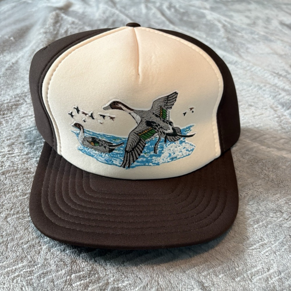 Vintage Design Award Headwear Snapback Trucker Hat Mallard Flying Scene